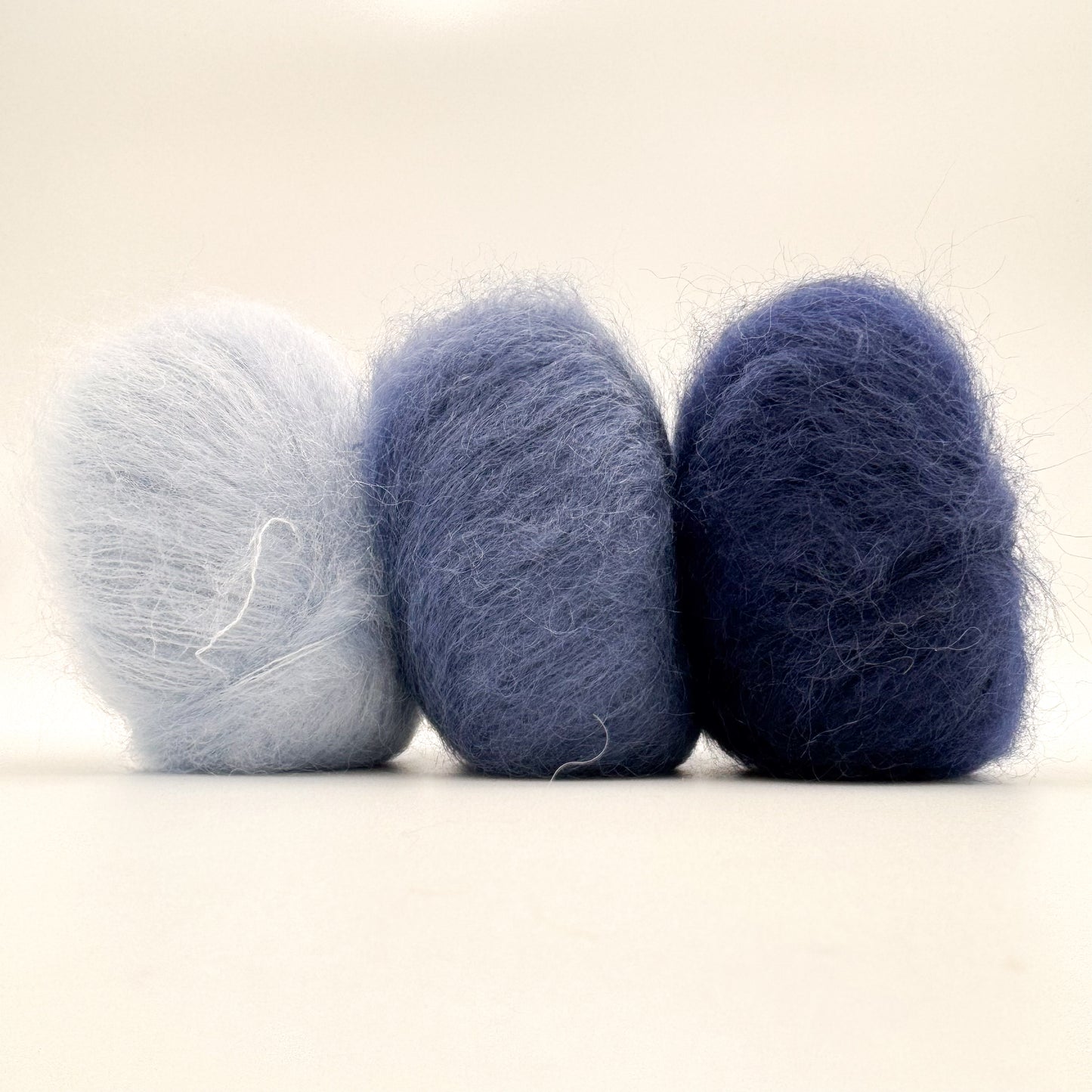 Mohair Sport garn i farven Jeans Blue – Superkid Mohair og silke fra A Knitters World